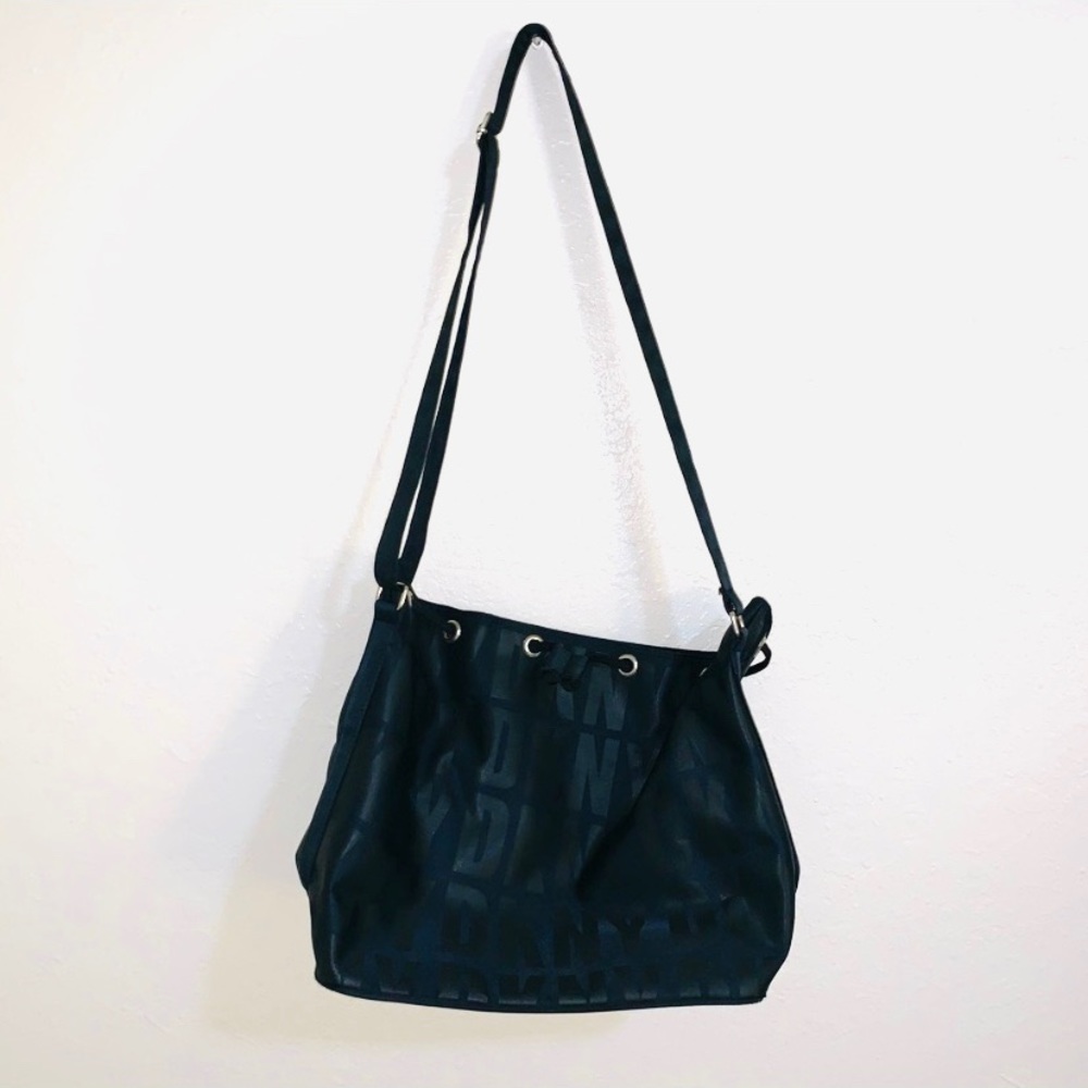 ✨DKNY BLACK TOTE BAG✨